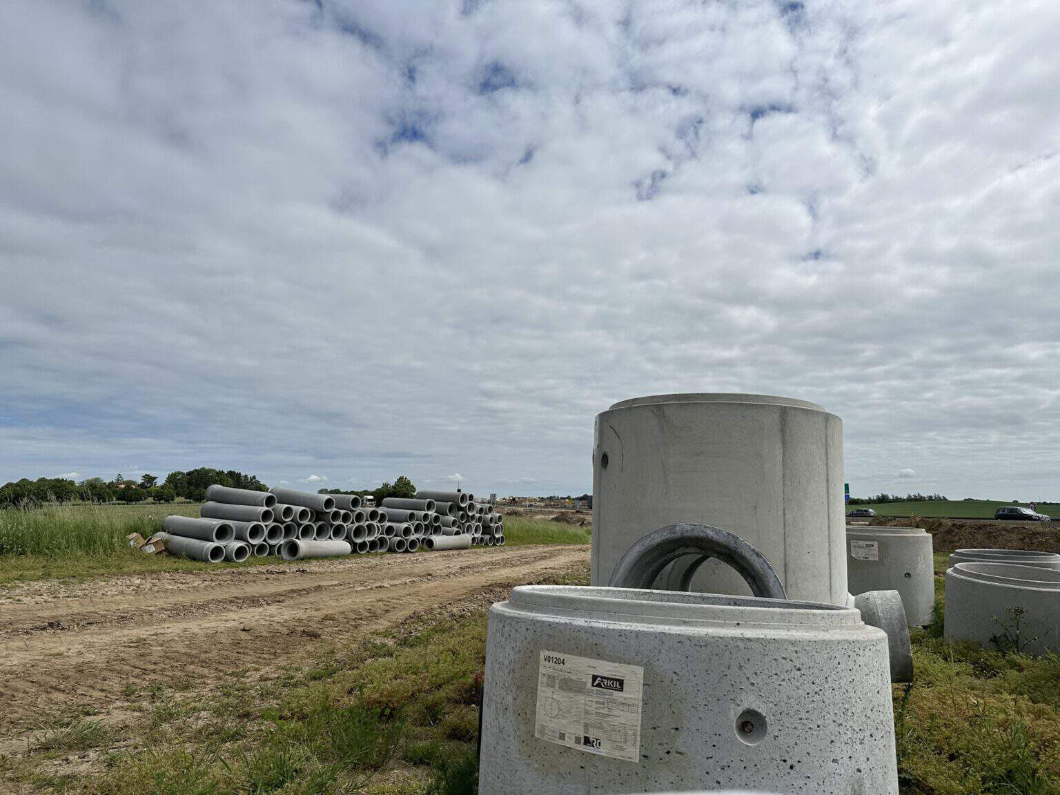 Rør og brønde, udvidelse af motorvej | CRH Products - belægning, fliser ...